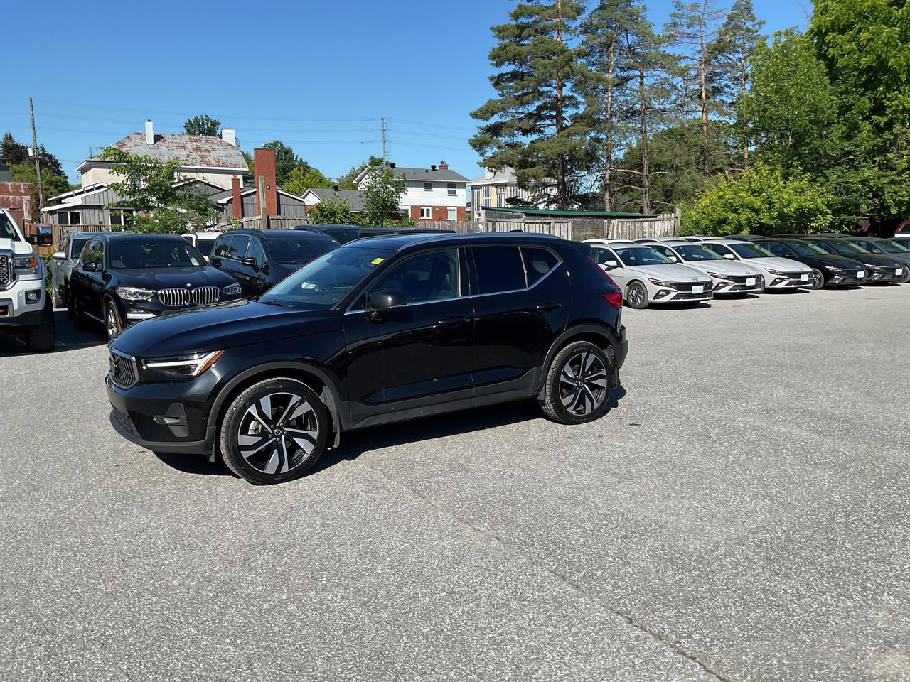 Used 2024 Volvo XC40 B5 Ultimate Bright Theme for sale in Kingston, ON