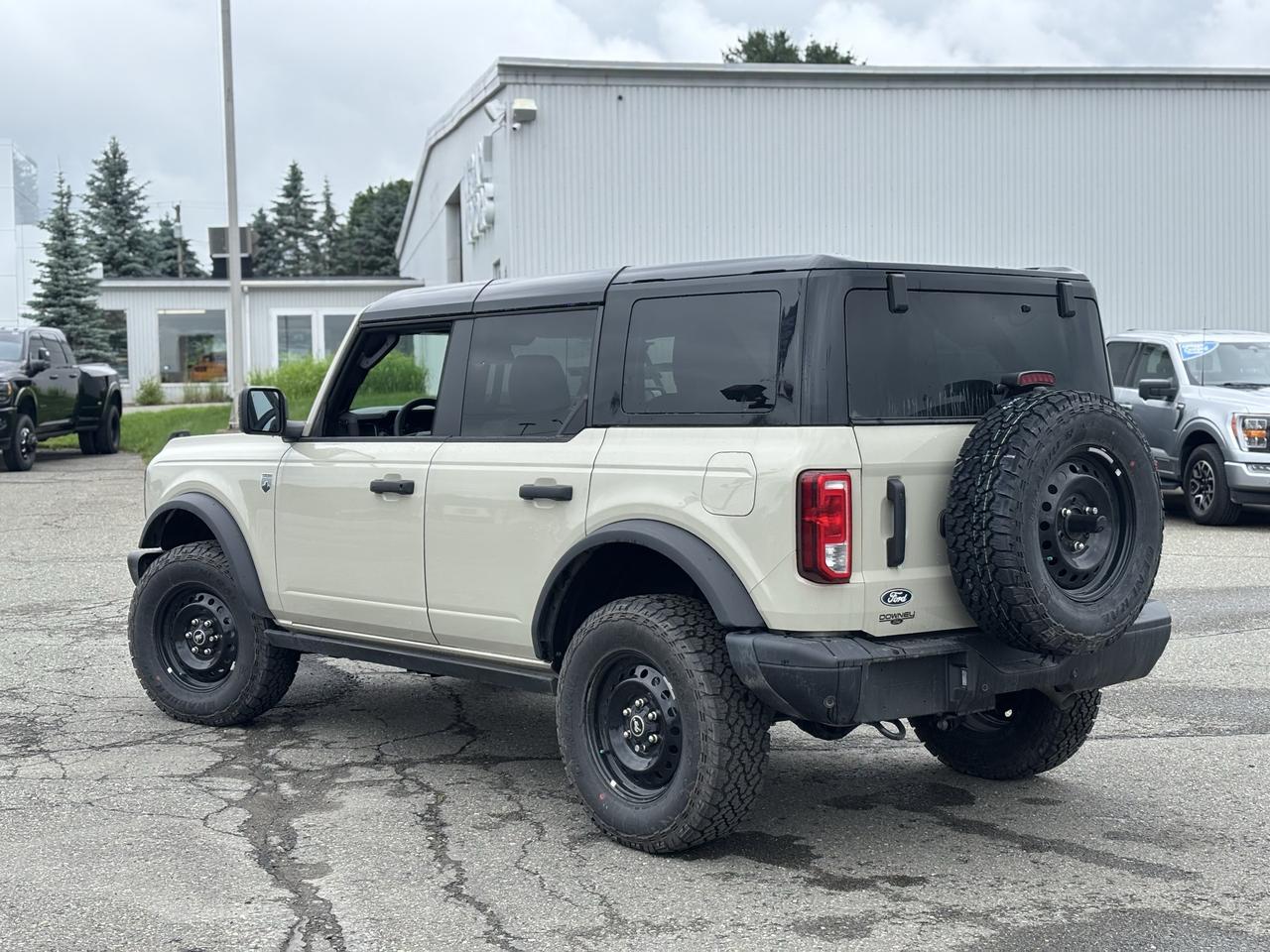 2026 Ford Bronco Big Bend 4 Door 4x4 Photo2