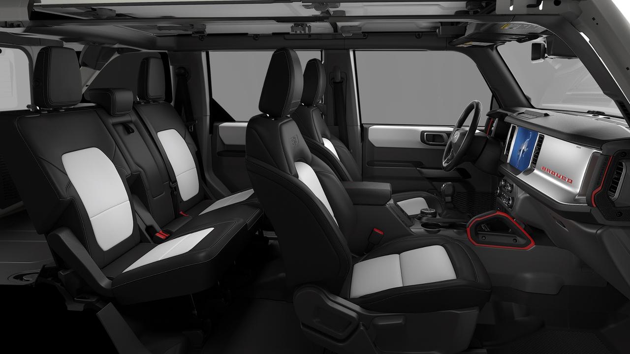 2026 Ford Bronco OUTERBANK Photo5