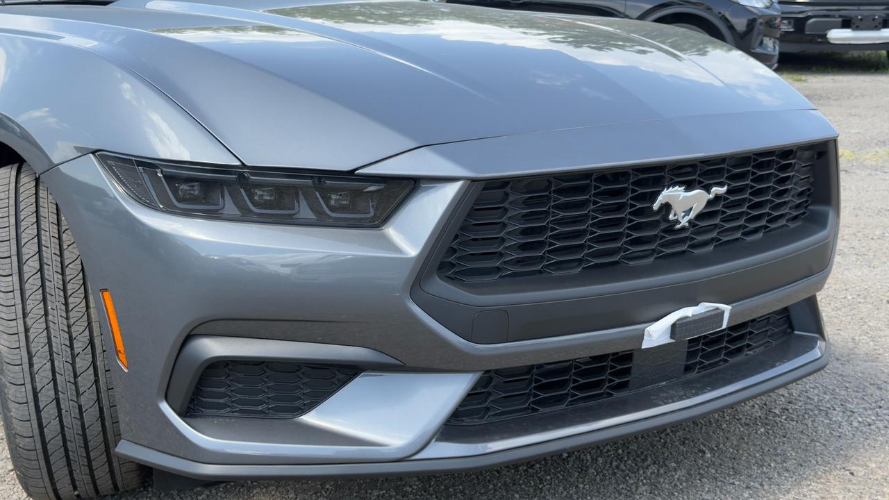 2026 Ford Mustang EcoBoost Premium Fastback Photo2