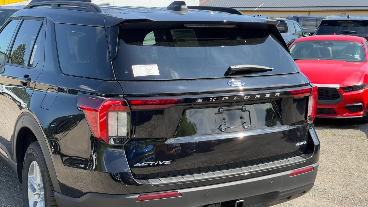 2026 Ford Explorer Active Photo