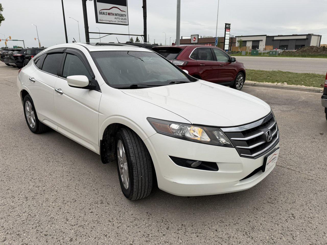 Used 2012 Honda Accord Crosstour EX-L hatchback AWD V6 leather sunroof backup camera for sale in West Saint Paul, MB