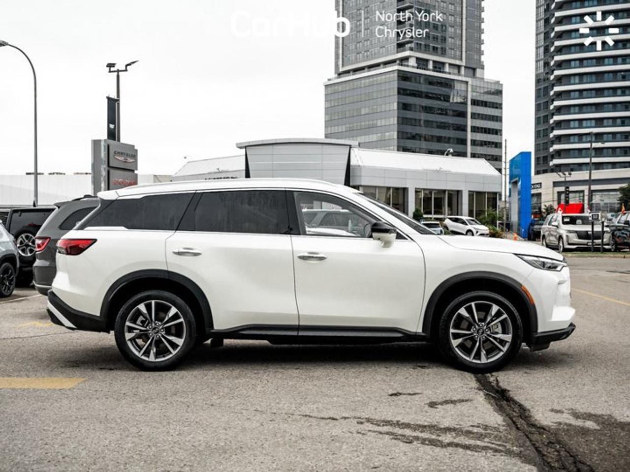 2024 Infiniti QX60 LUXE 3.5L V6 Panoramic Roof | Navigation & 360(0) Camera Photo4
