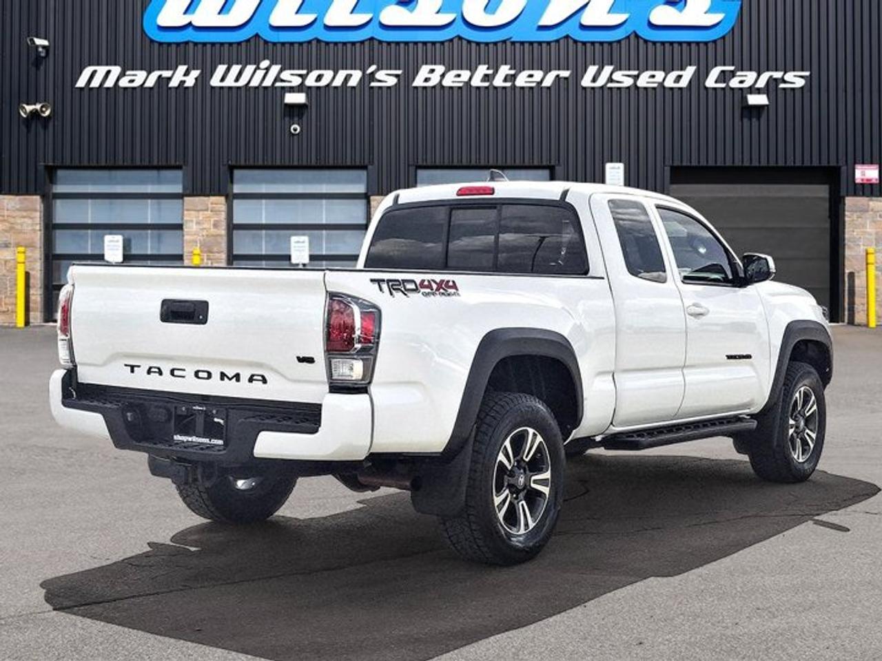 2023 Toyota Tacoma TRD Off-Road Ext'd Cab 4X4 | V6 | Nav | Power Seat | Radar Cruise | Heated Seats | and More ! Photo4