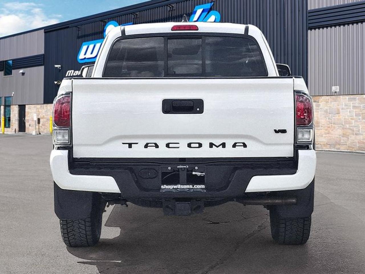 2023 Toyota Tacoma TRD Off-Road Ext'd Cab 4X4 | V6 | Nav | Power Seat | Radar Cruise | Heated Seats | and More ! Photo