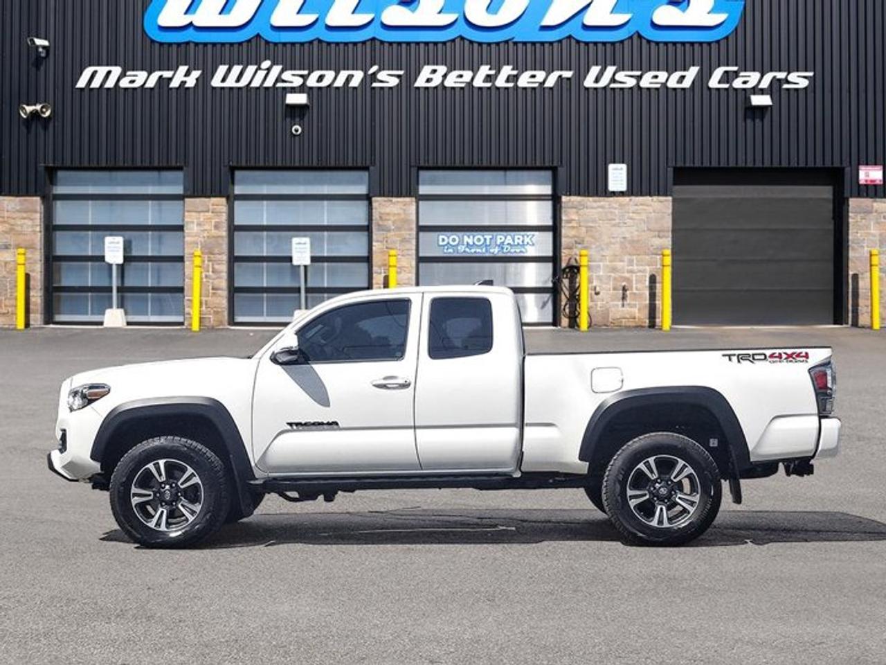 2023 Toyota Tacoma TRD Off-Road Ext'd Cab 4X4 | V6 | Nav | Power Seat | Radar Cruise | Heated Seats | and More ! Photo