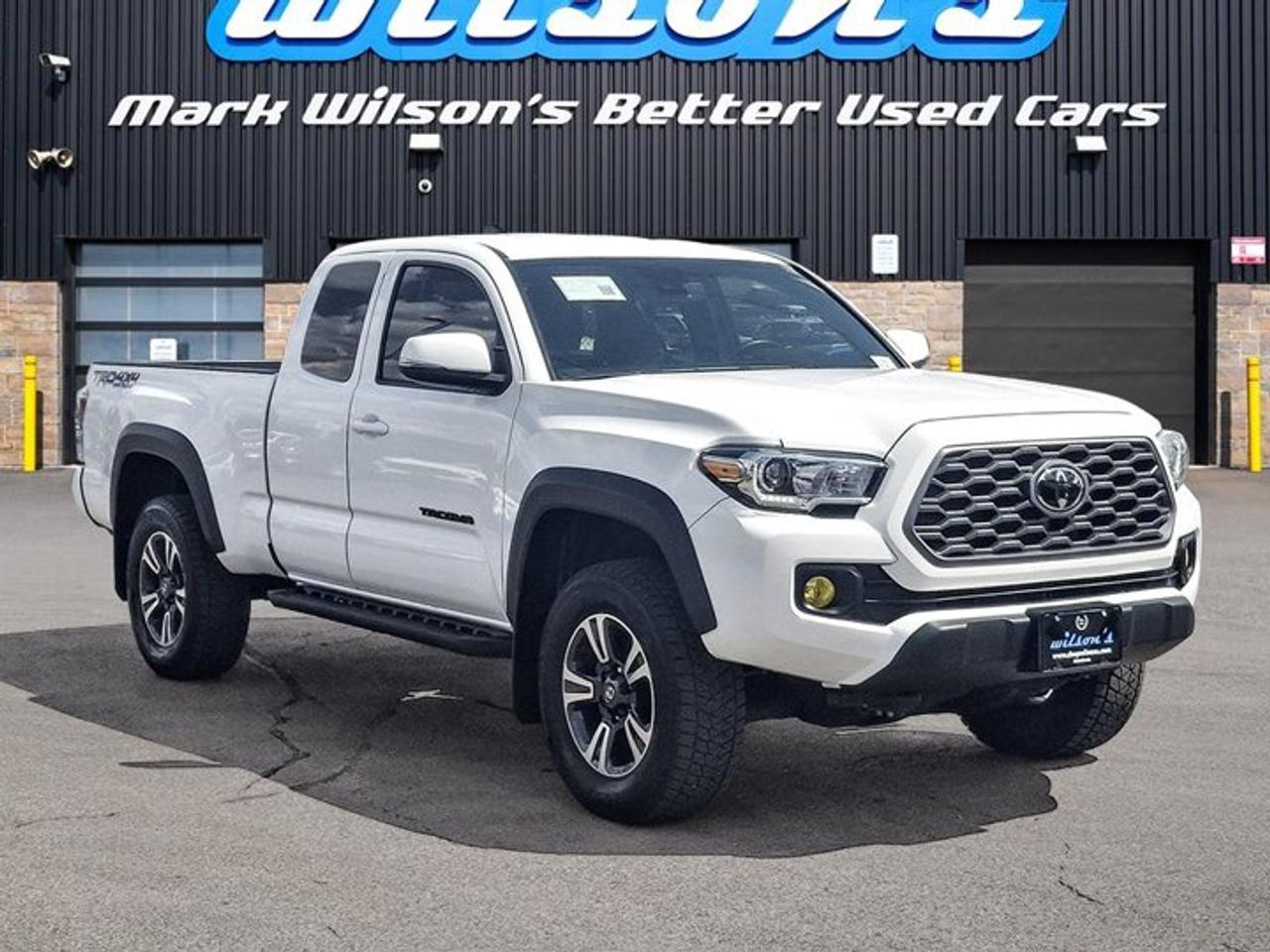 2023 Toyota Tacoma TRD Off-Road Ext'd Cab 4X4 | V6 | Nav | Power Seat | Radar Cruise | Heated Seats | and More ! Photo