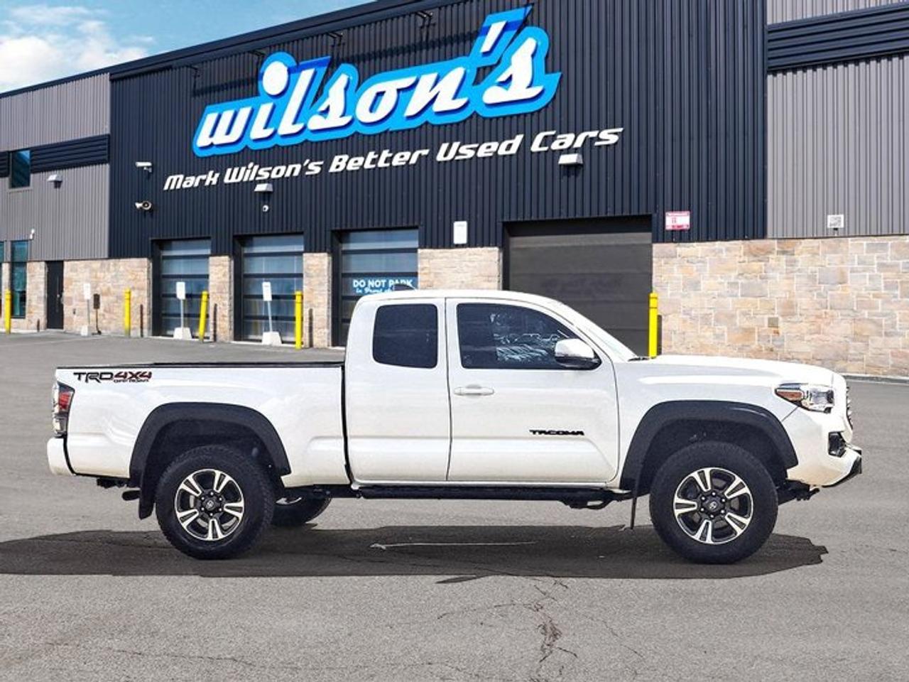 2023 Toyota Tacoma TRD Off-Road Ext'd Cab 4X4 | V6 | Nav | Power Seat | Radar Cruise | Heated Seats | and More ! Photo