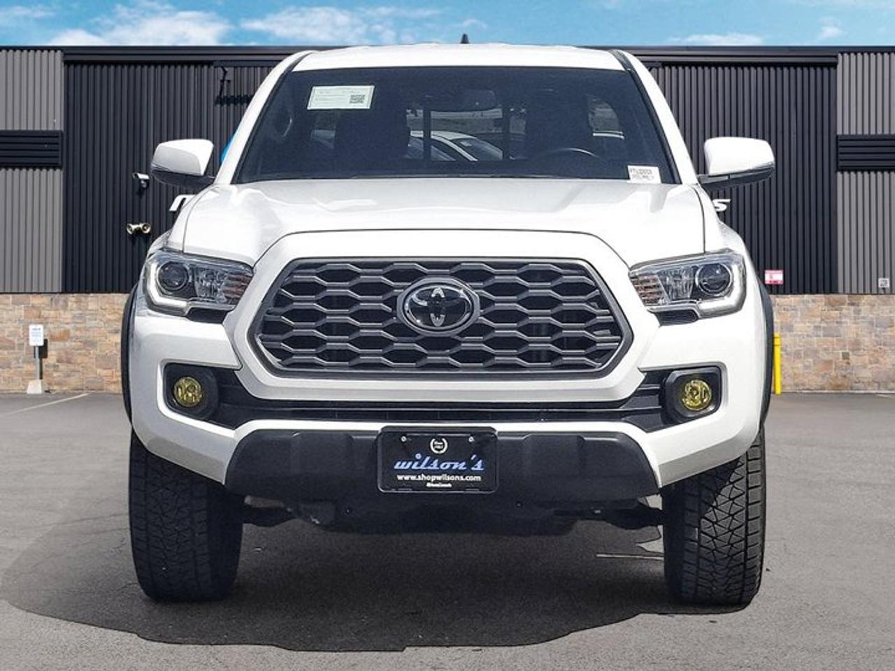 2023 Toyota Tacoma TRD Off-Road Ext'd Cab 4X4 | V6 | Nav | Power Seat | Radar Cruise | Heated Seats | and More ! Photo
