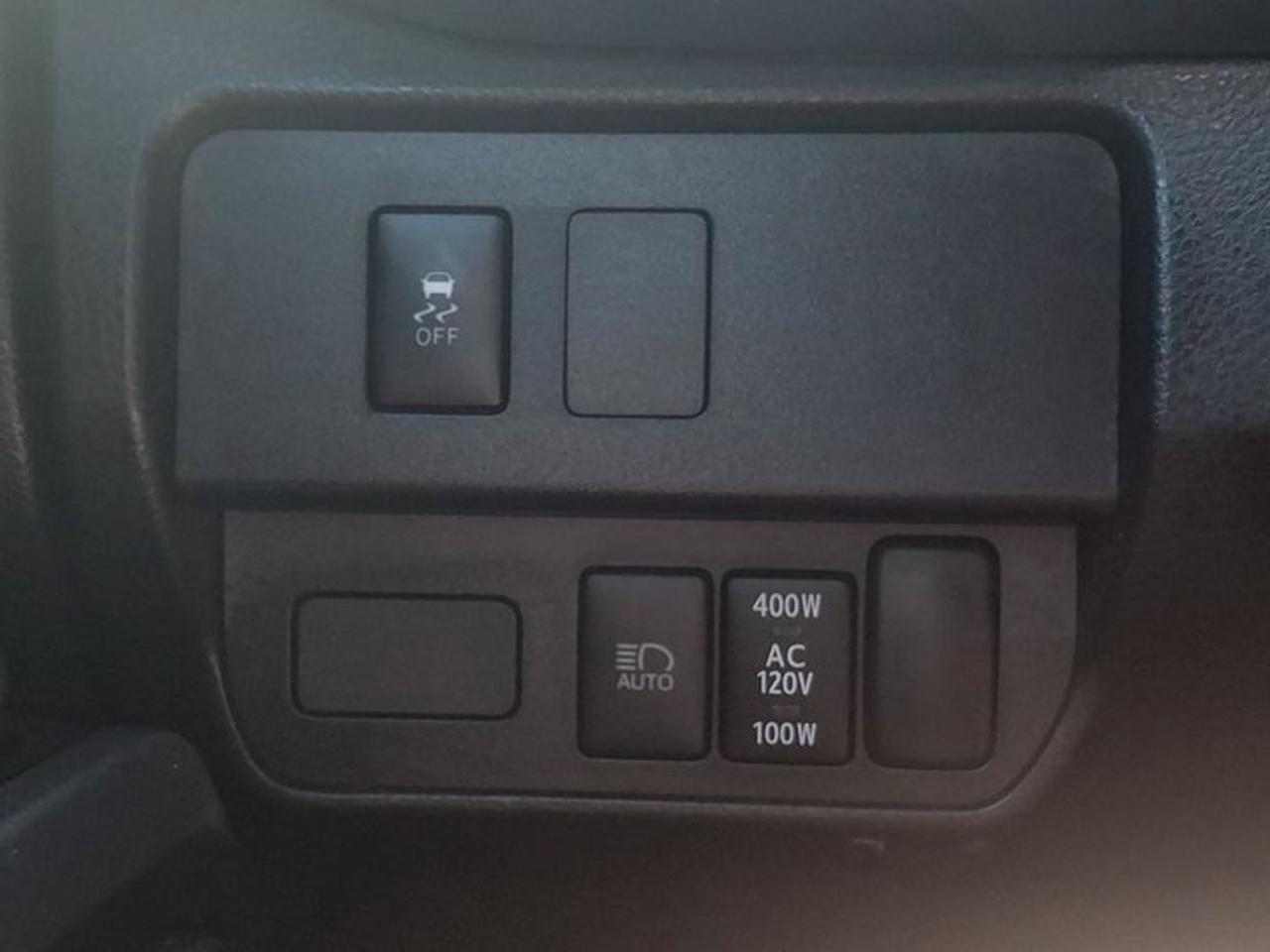 2023 Toyota Tacoma TRD Off-Road Ext'd Cab 4X4 | V6 | Nav | Power Seat | Radar Cruise | Heated Seats | and More ! Photo