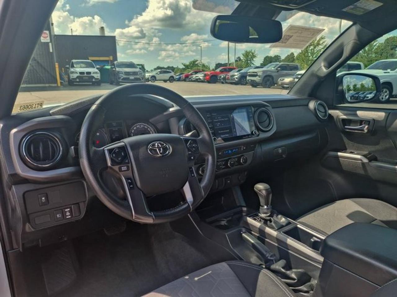 2023 Toyota Tacoma TRD Off-Road Ext'd Cab 4X4 | V6 | Nav | Power Seat | Radar Cruise | Heated Seats | and More ! Photo