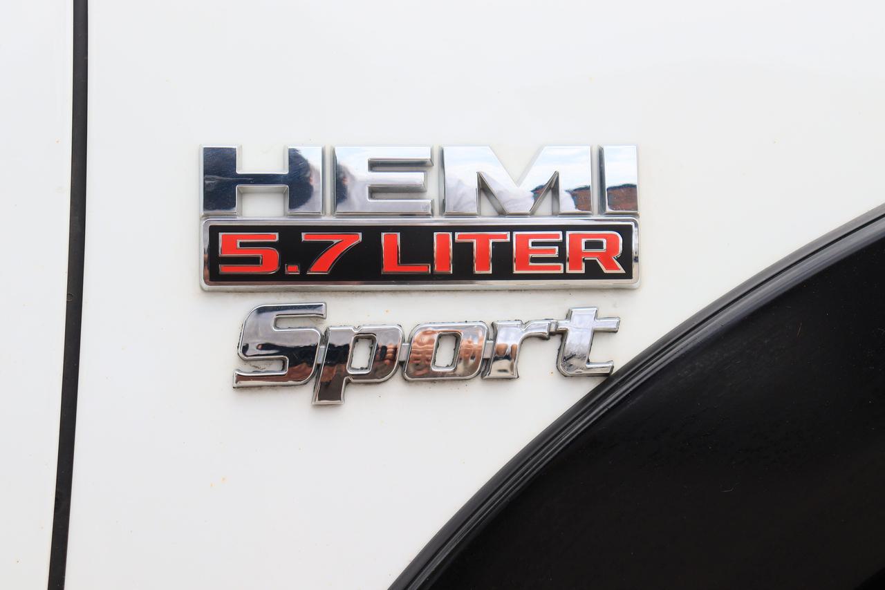 2013 RAM 1500 Sport | 5.7L | 4x4 | Leather | Sunroof | Pristine Photo83