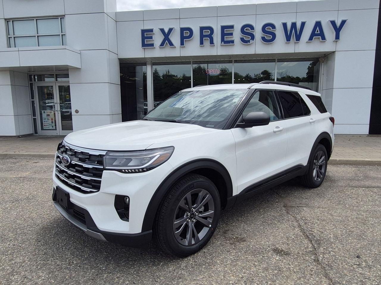 2026 Ford Explorer Active w/200A Pkg 4WD Photo0
