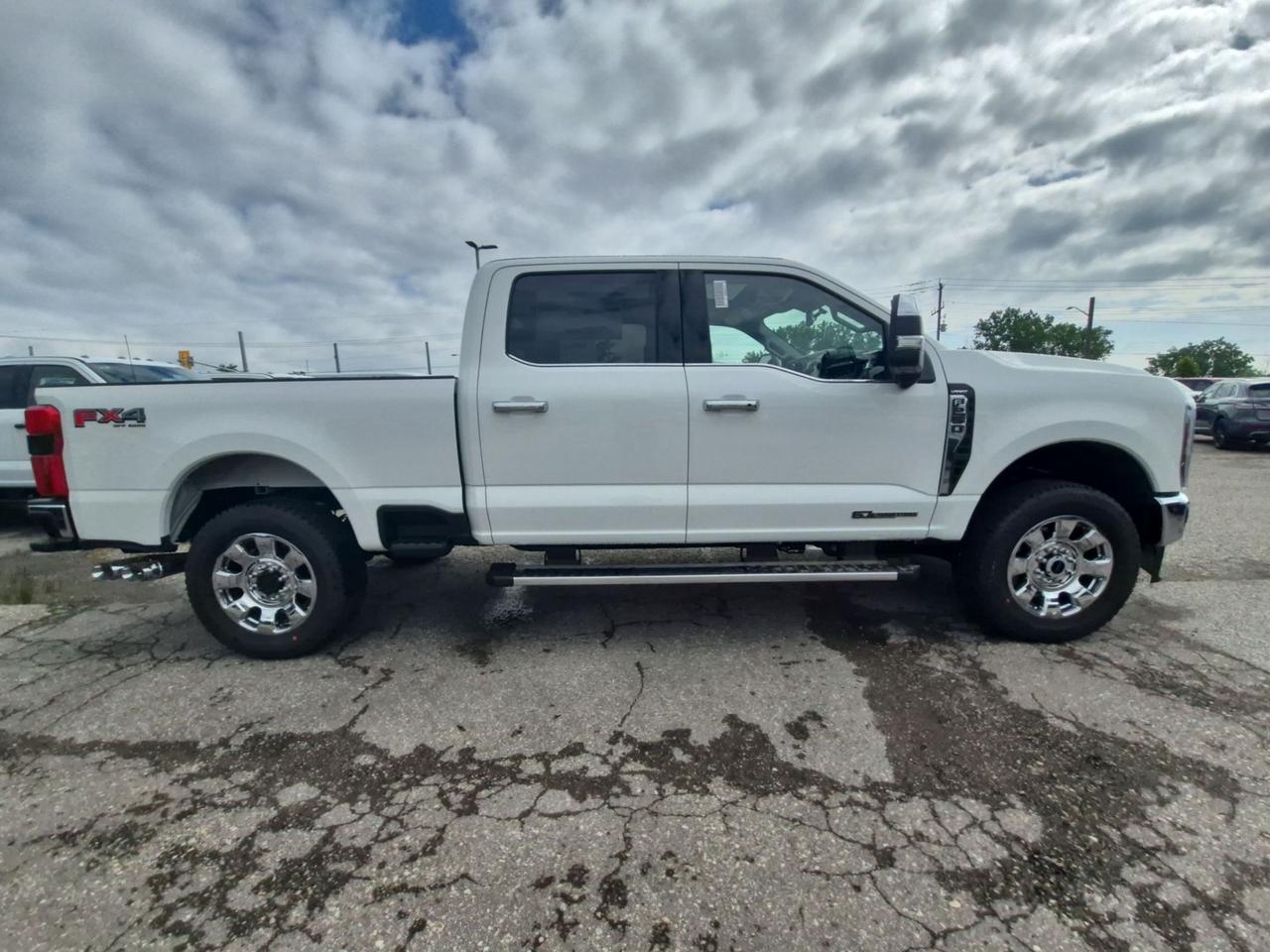 2026 Ford F-250 LARIAT, 6.75' BOX, MOONROOF, CHROME PKG Photo4