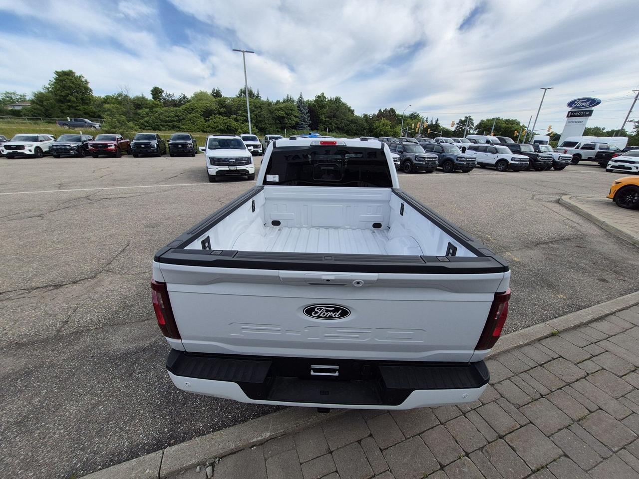2026 Ford F-150 XLT, TOW/HAUL PKG, BED UTILITY PKG, BLACK PKG Photo4