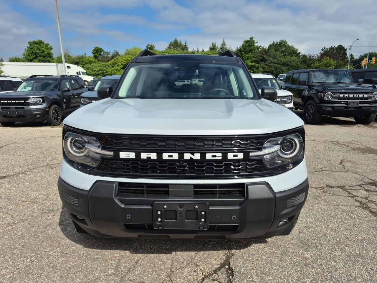 2026 Ford Bronco Sport OUTER BANKS, PANO ROOF, NAVIGATION Photo1
