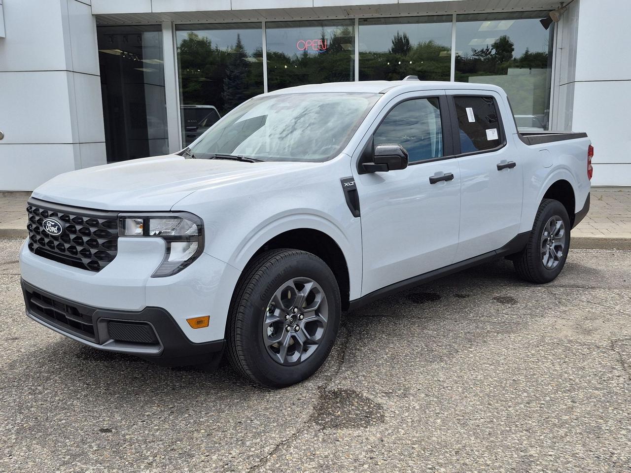 2026 Ford Maverick XLT AWD SuperCrew Photo2