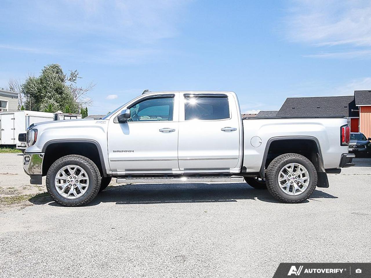 2017 GMC Sierra 1500 4WD Crew Cab 143.5" SLT,LOW KM'S,NAVI,REMOTE START - Photo #3