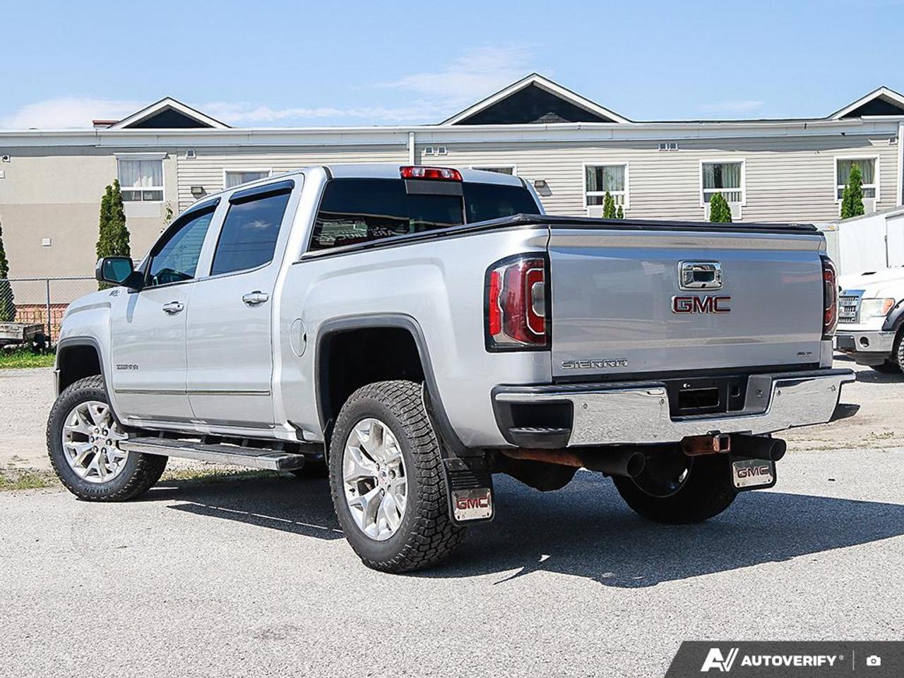 2017 GMC Sierra 1500 4WD Crew Cab 143.5" SLT,LOW KM'S,NAVI,REMOTE START - Photo #4