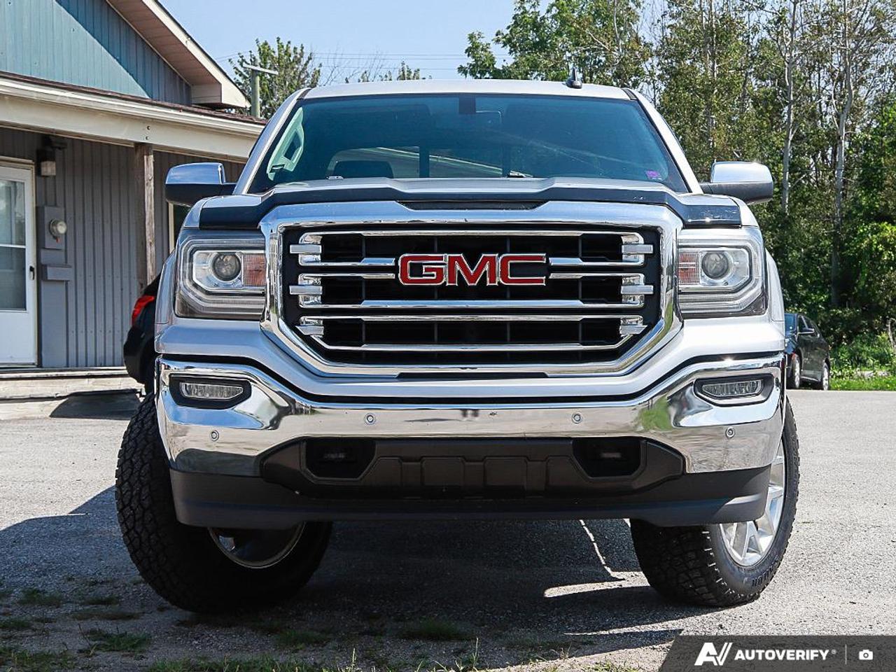 2017 GMC Sierra 1500 4WD Crew Cab 143.5" SLT,LOW KM'S,NAVI,REMOTE START - Photo #2