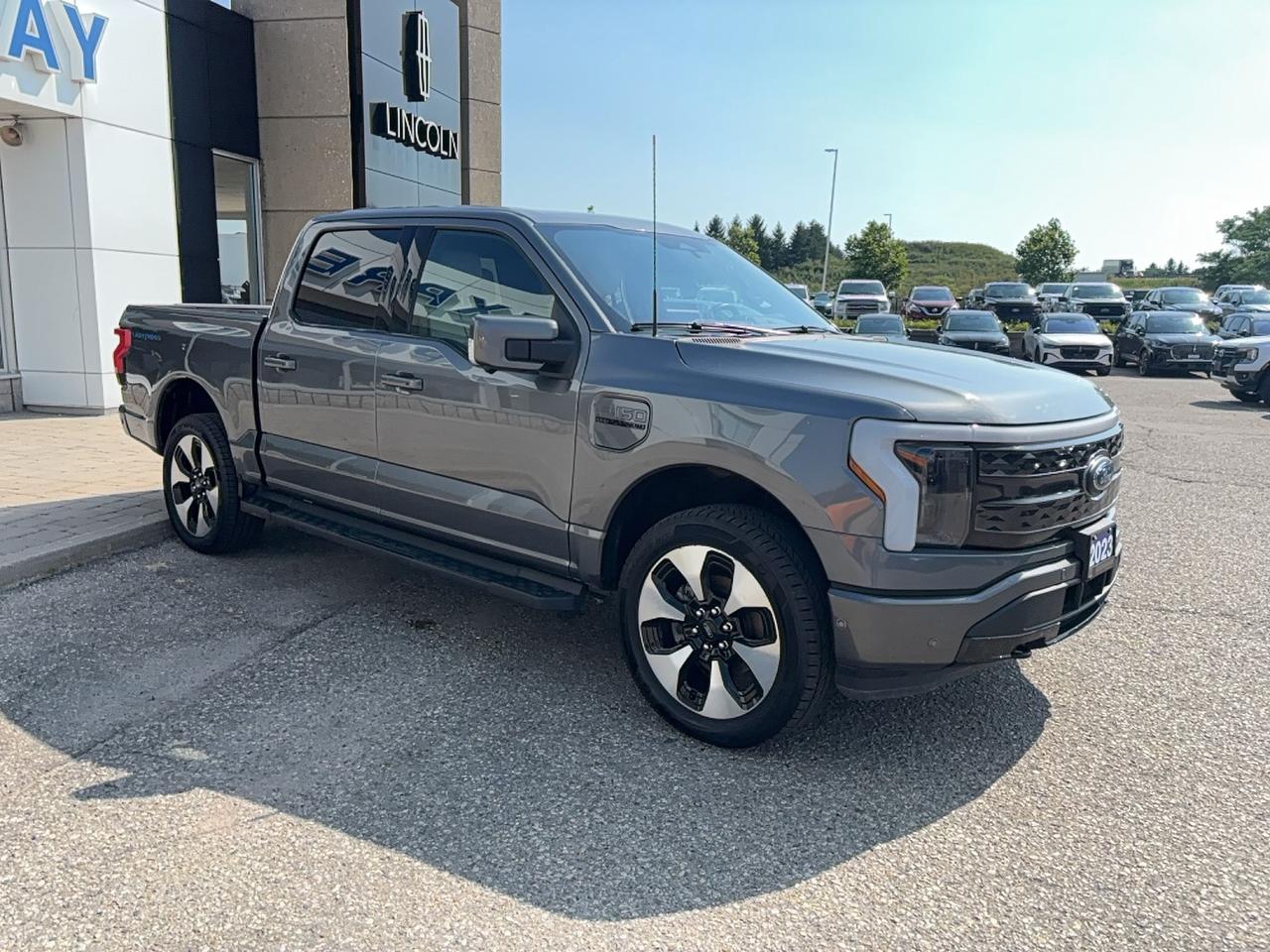 2023 Ford F-150 Lightning EXTENDED RANGE! LOADED, OVER $118K NEW!  22" RIMS Photo2