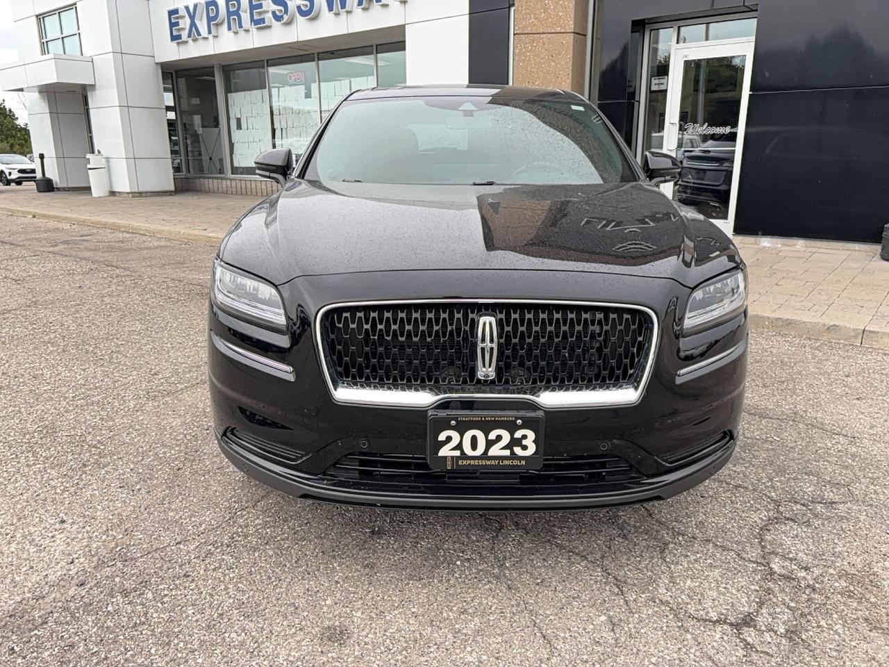 2023 Lincoln Nautilus LOCAL TRADE, BLACK PACK! NAVI, PANO ROOF, HITCH! Photo1