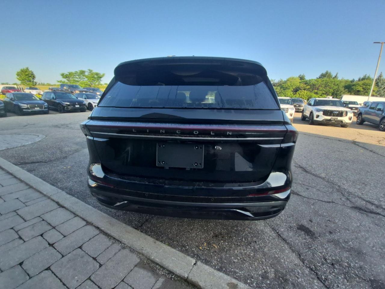 2026 Lincoln Nautilus RESERVE, JET PKG, PANO ROOF, PREMIUM LEATHER Photo2