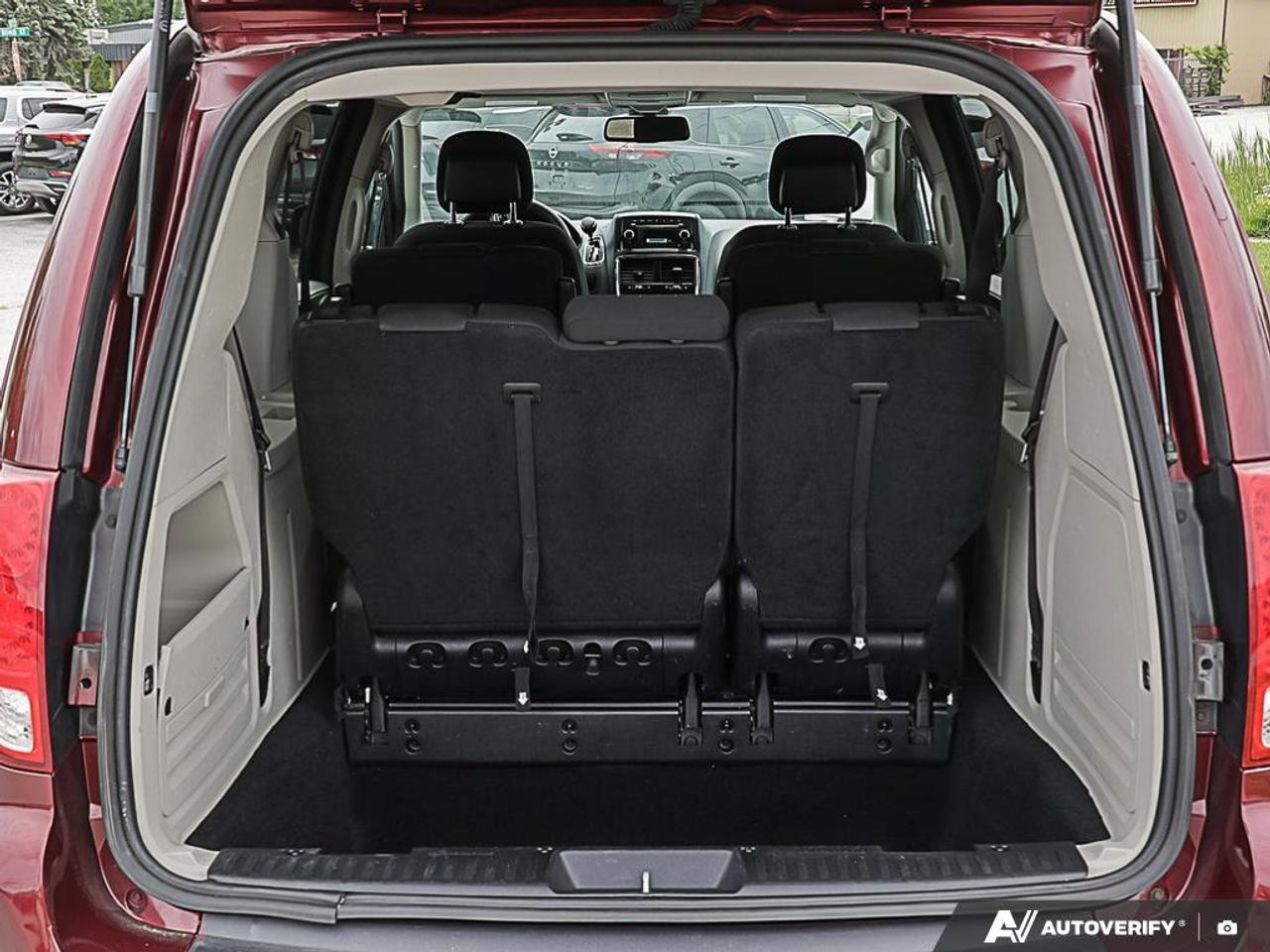 2019 Dodge Grand Caravan SXT, ECON, R/V CAM, FULL STOW-N-GO, 7 PASSENGER Photo
