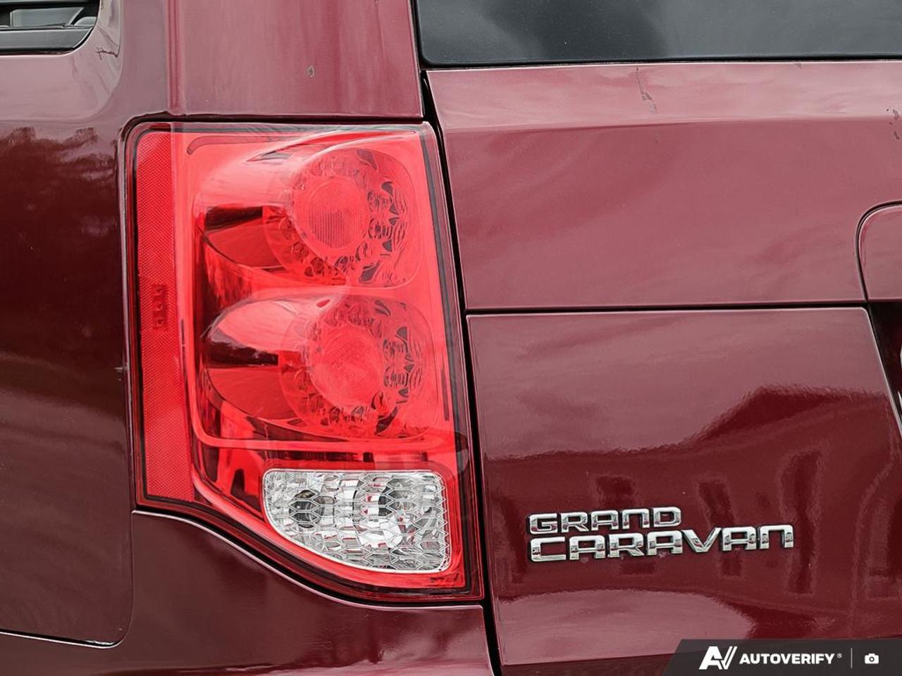 2019 Dodge Grand Caravan SXT, ECON, R/V CAM, FULL STOW-N-GO, 7 PASSENGER Photo