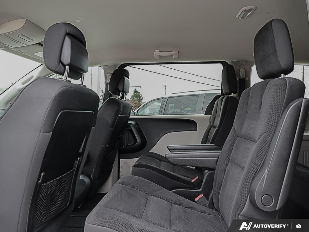 2019 Dodge Grand Caravan SXT, ECON, R/V CAM, FULL STOW-N-GO, 7 PASSENGER - Photo #24