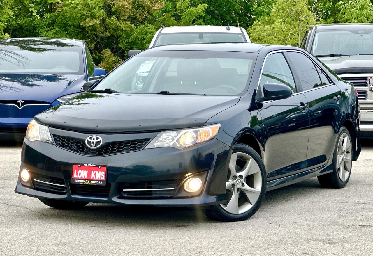 2013 Toyota Camry SE - Photo #1
