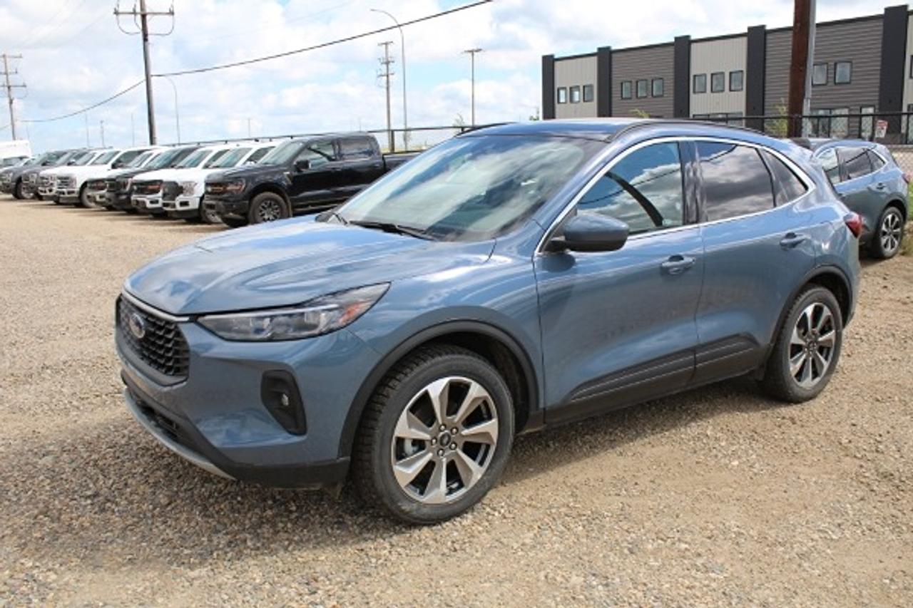 2025 Ford Escape Platinum AWD w/Htd Leather, pano S/R, NAV, BUC - Photo #1