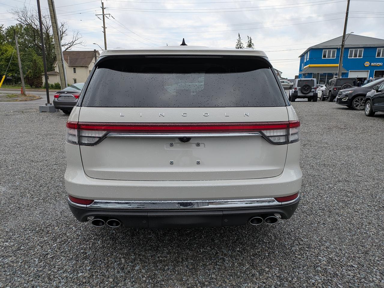 2021 Lincoln Aviator Reserve AWD Photo3