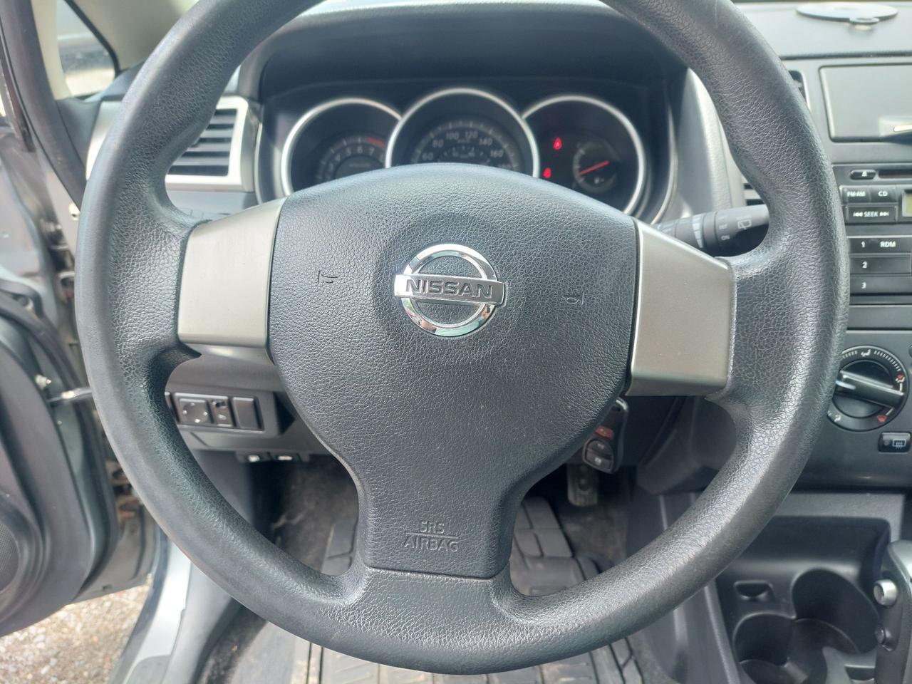 2010 Nissan Versa 5dr HB I4 Auto 1.8 S Photo