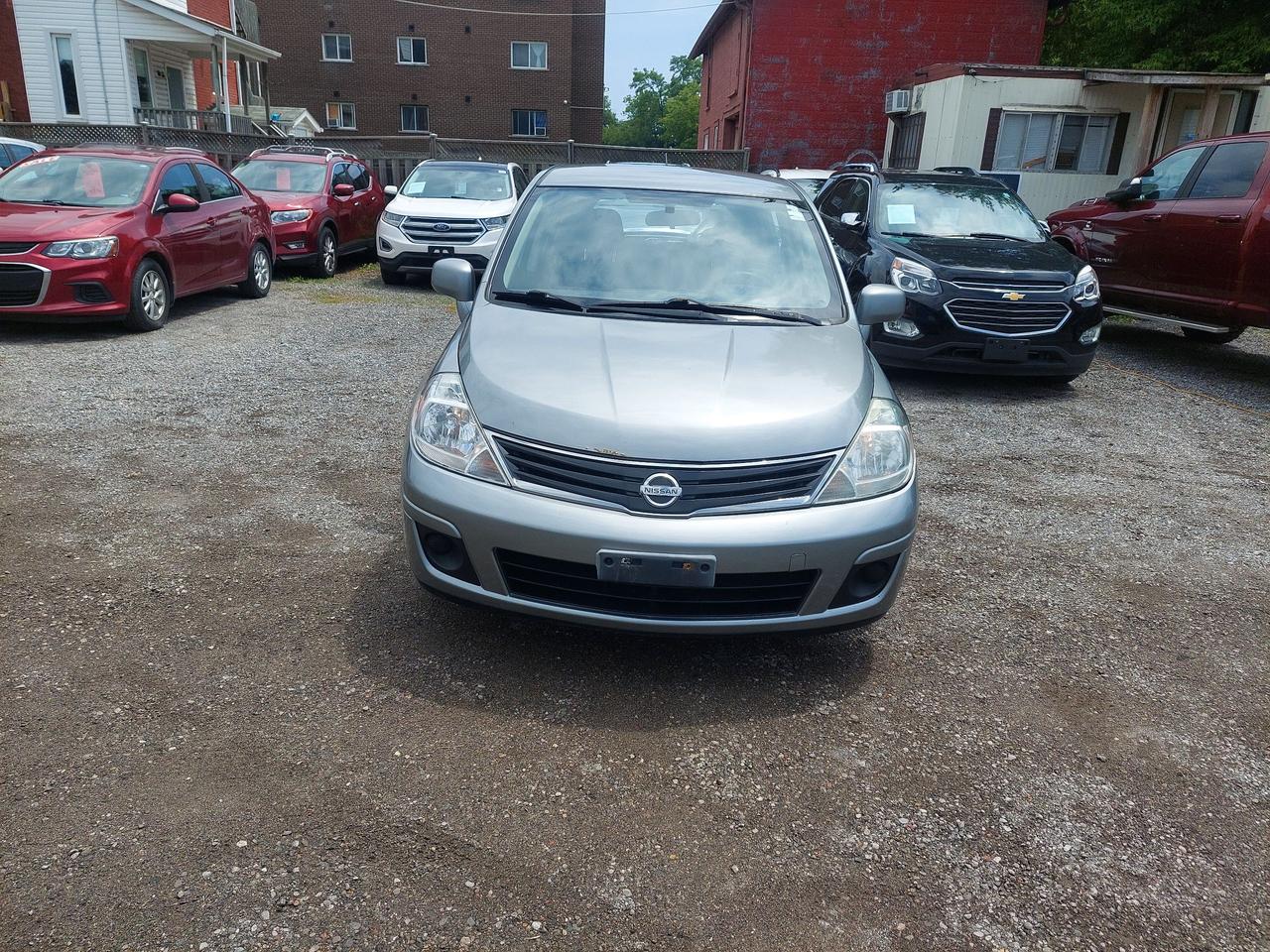 2010 Nissan Versa 5dr HB I4 Auto 1.8 S Photo
