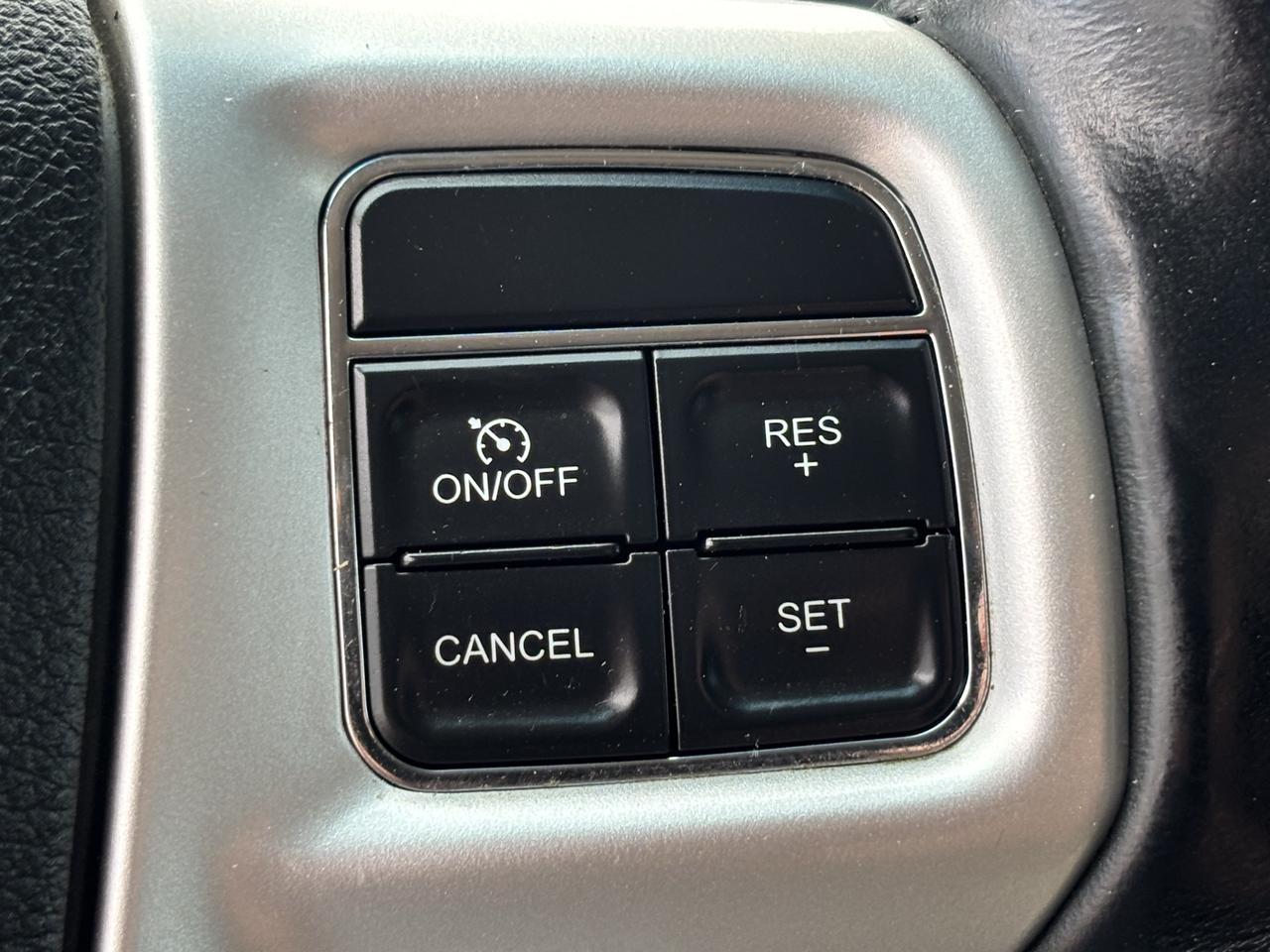 2015 Chrysler Town & Country Touring ** HTD LEATH, BACK CAM ** Photo