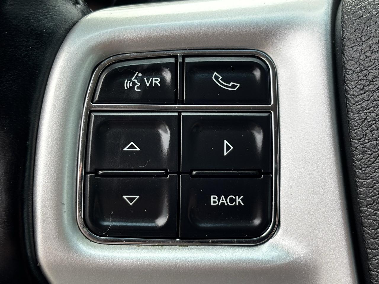 2015 Chrysler Town & Country Touring ** HTD LEATH, BACK CAM ** Photo