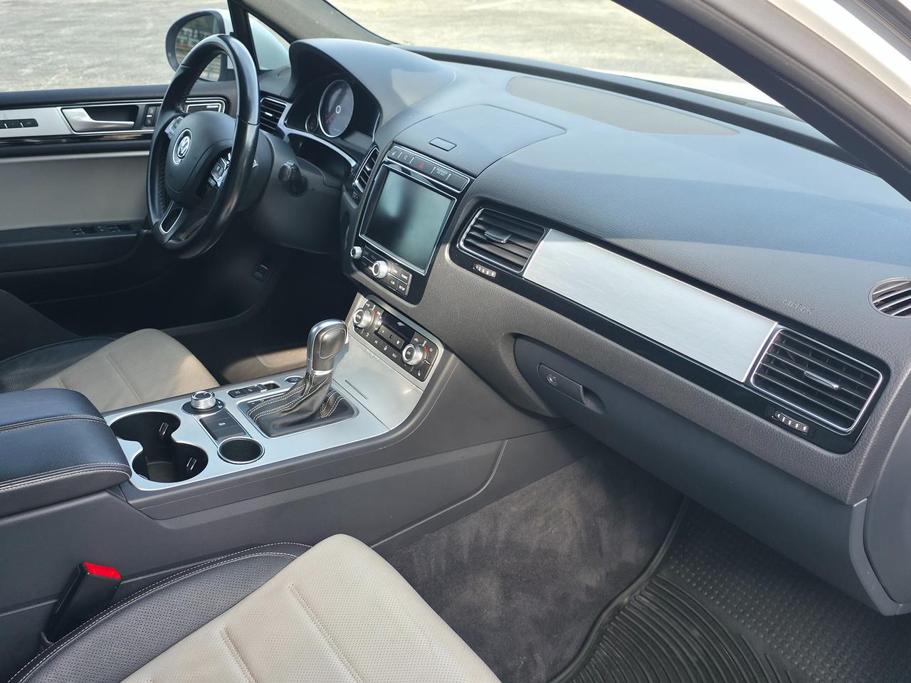 2017 Volkswagen Touareg Wolfsburg Edition *DEALER SERVICED* Photo