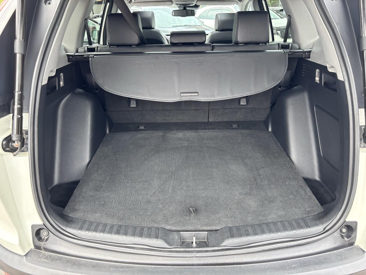 2017 Honda CR-V Touring  ** AWD, LKA, BSM ** Photo