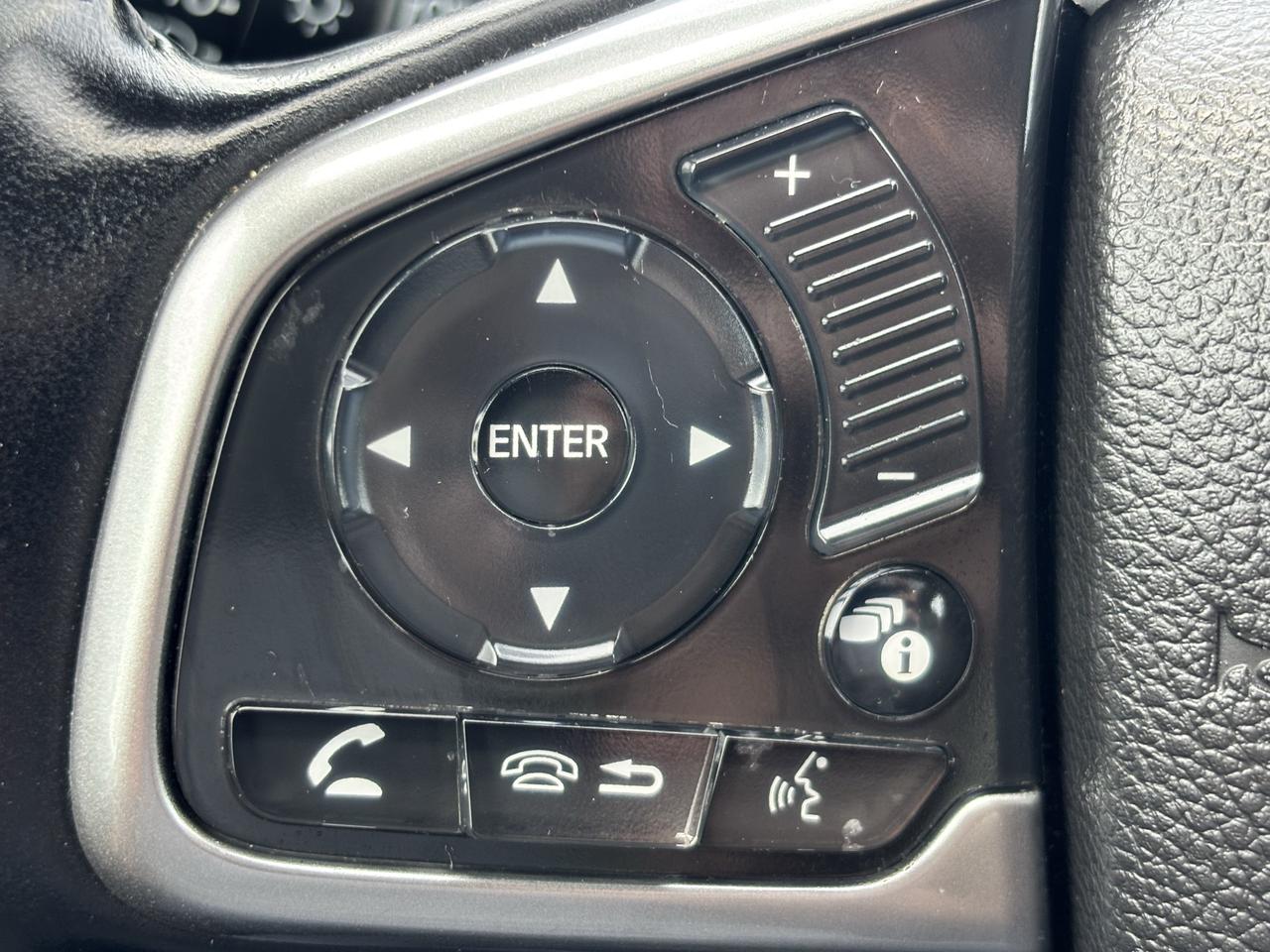 2017 Honda CR-V Touring  ** AWD, LKA, BSM ** Photo