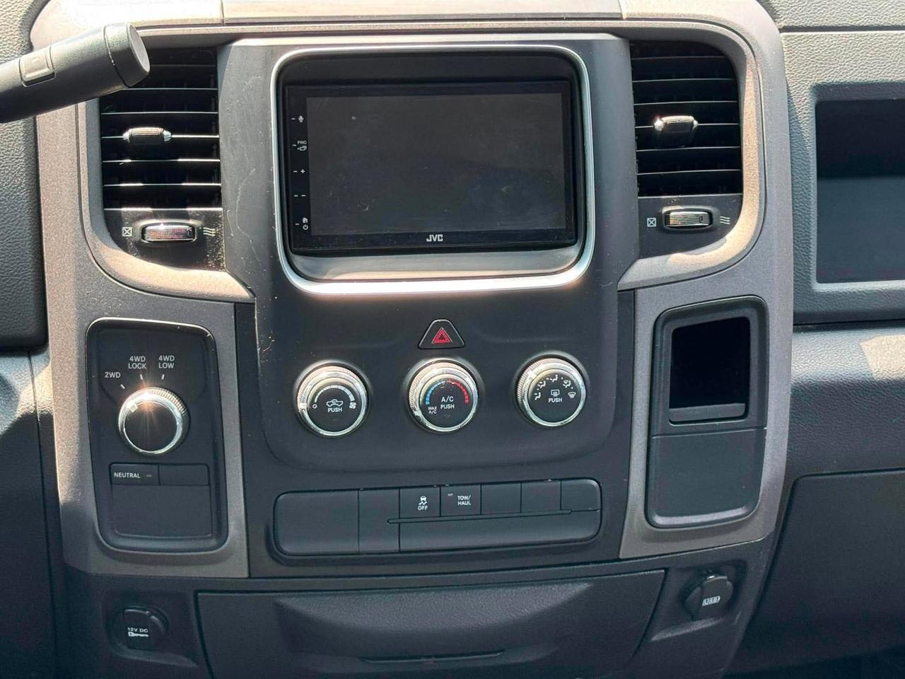 2017 RAM 1500 4WD Crew Cab 140.5" Express *Ltd Avail* Photo