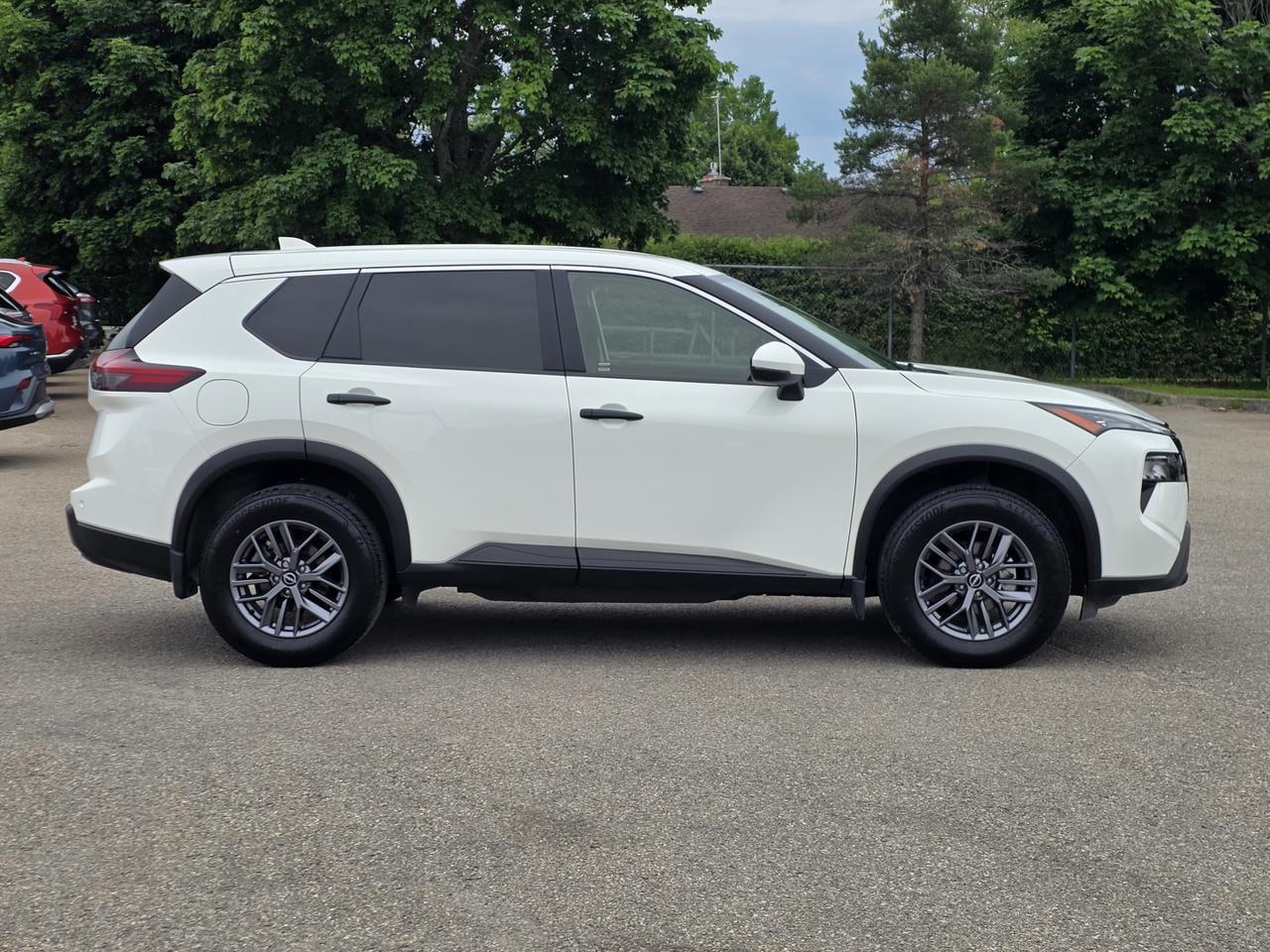 2024 Nissan Rogue S AWD Photo3