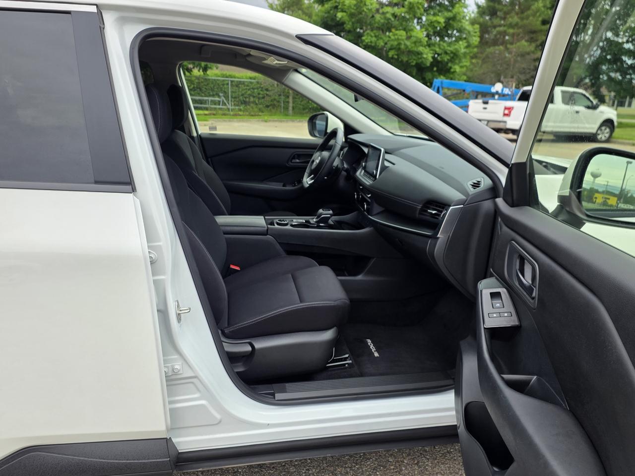 2024 Nissan Rogue S AWD Photo