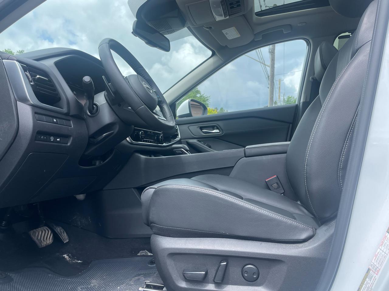 2024 Nissan Rogue AWD SL Photo2
