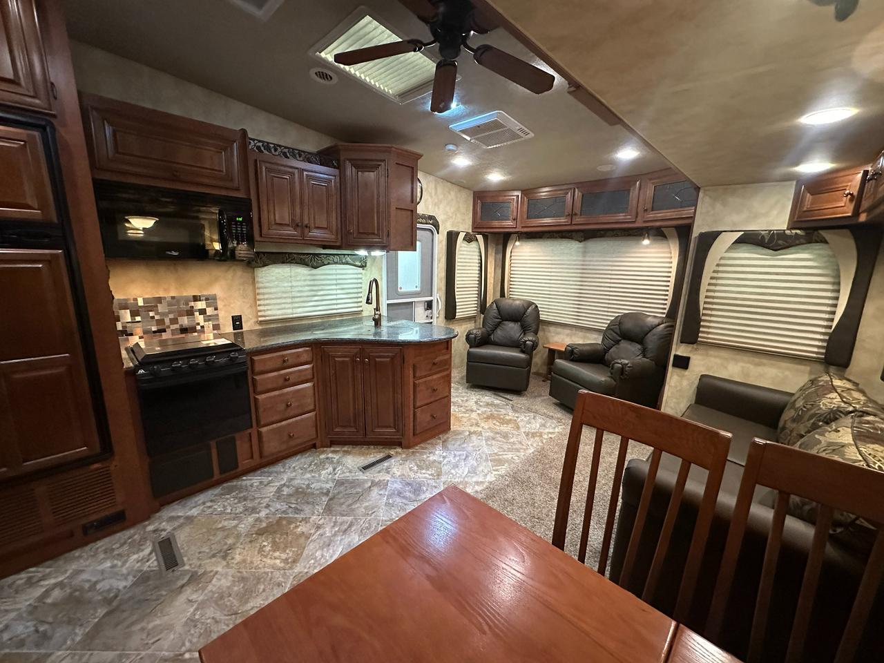 2015 Arctic Fox Grande Ronde 29-5T 