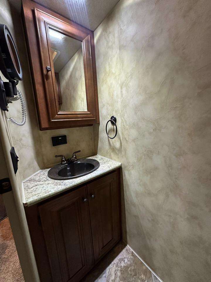 2015 Arctic Fox Grande Ronde 29-5T 