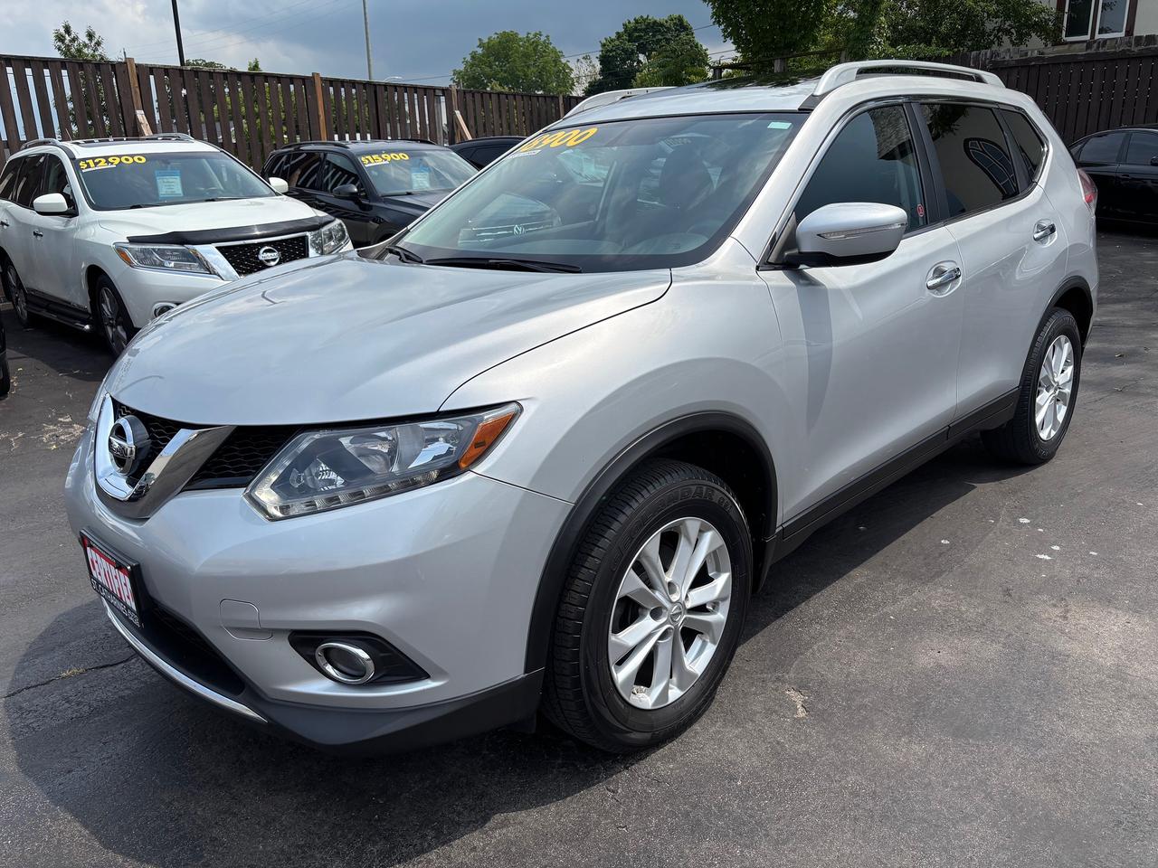 2014 Nissan Rogue SV Photo