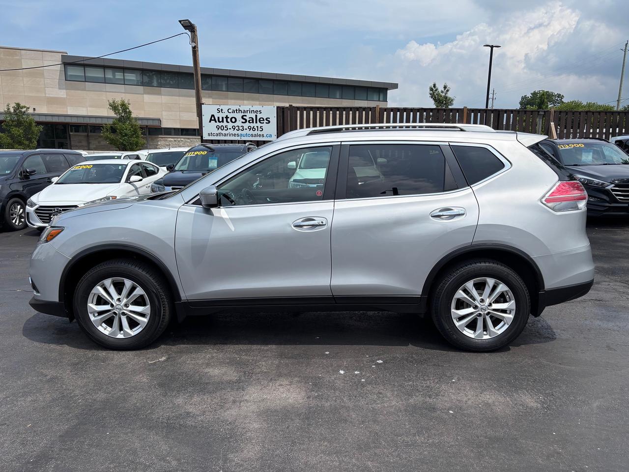 2014 Nissan Rogue SV Photo
