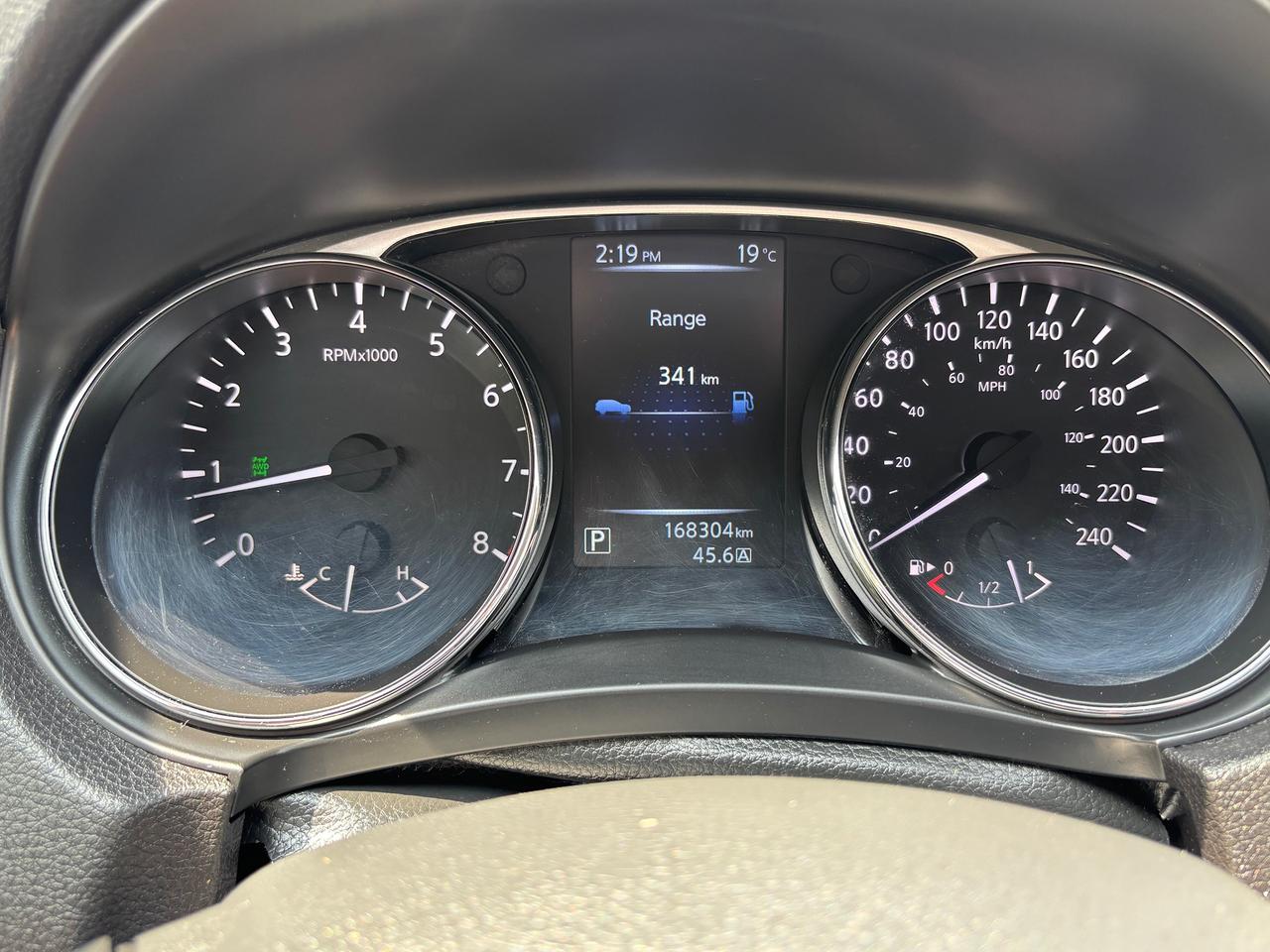 2014 Nissan Rogue SV Photo