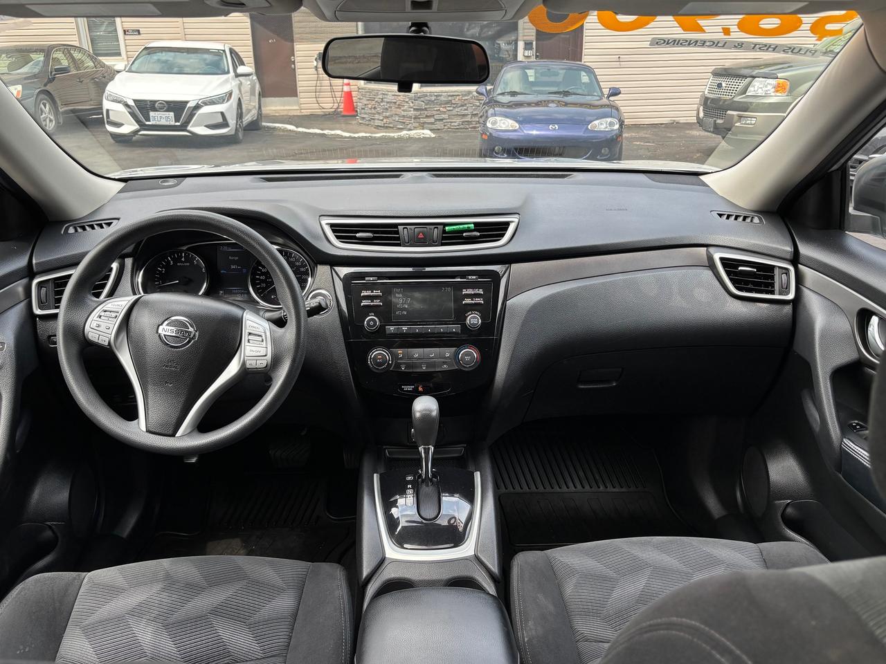 2014 Nissan Rogue SV Photo